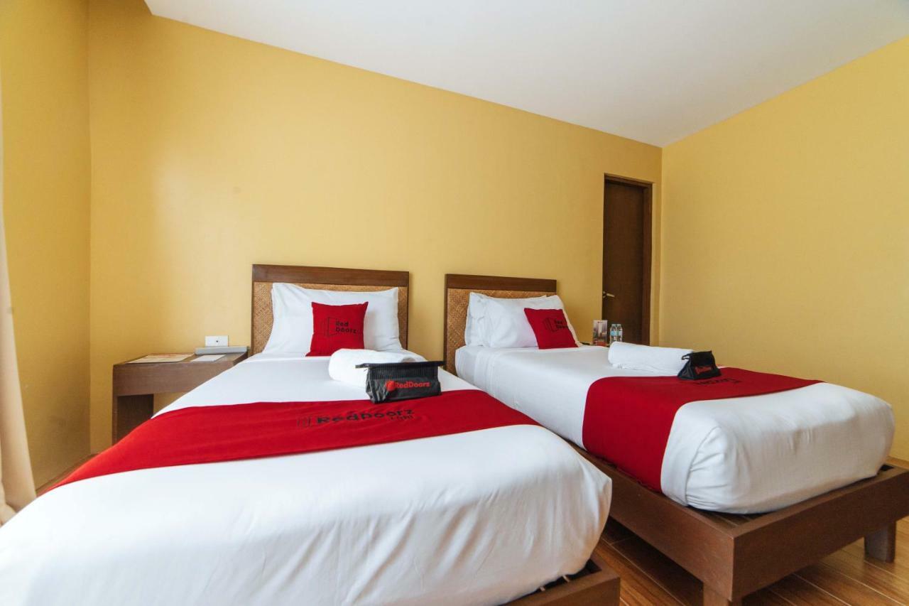 Reddoorz Premium Near Health Centrum Banica Roxas City Buitenkant foto