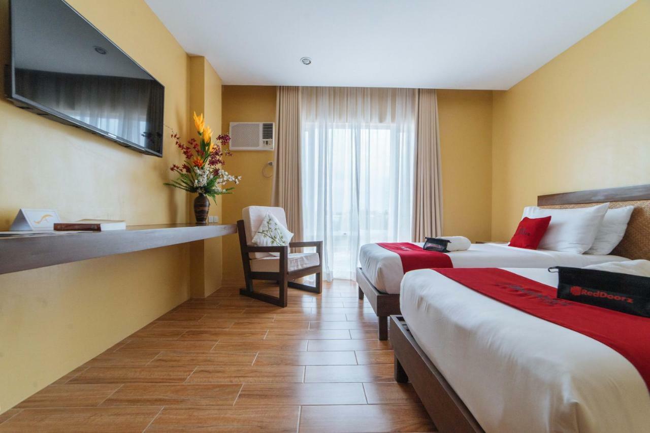 Reddoorz Premium Near Health Centrum Banica Roxas City Buitenkant foto