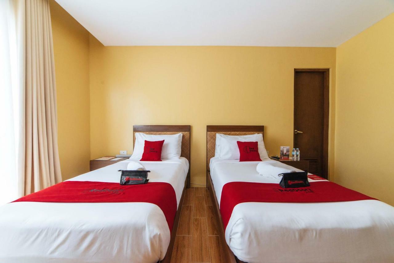 Reddoorz Premium Near Health Centrum Banica Roxas City Buitenkant foto