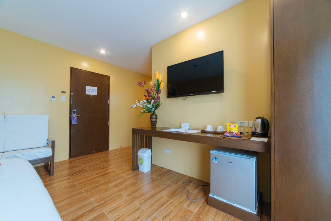 Reddoorz Premium Near Health Centrum Banica Roxas City Buitenkant foto