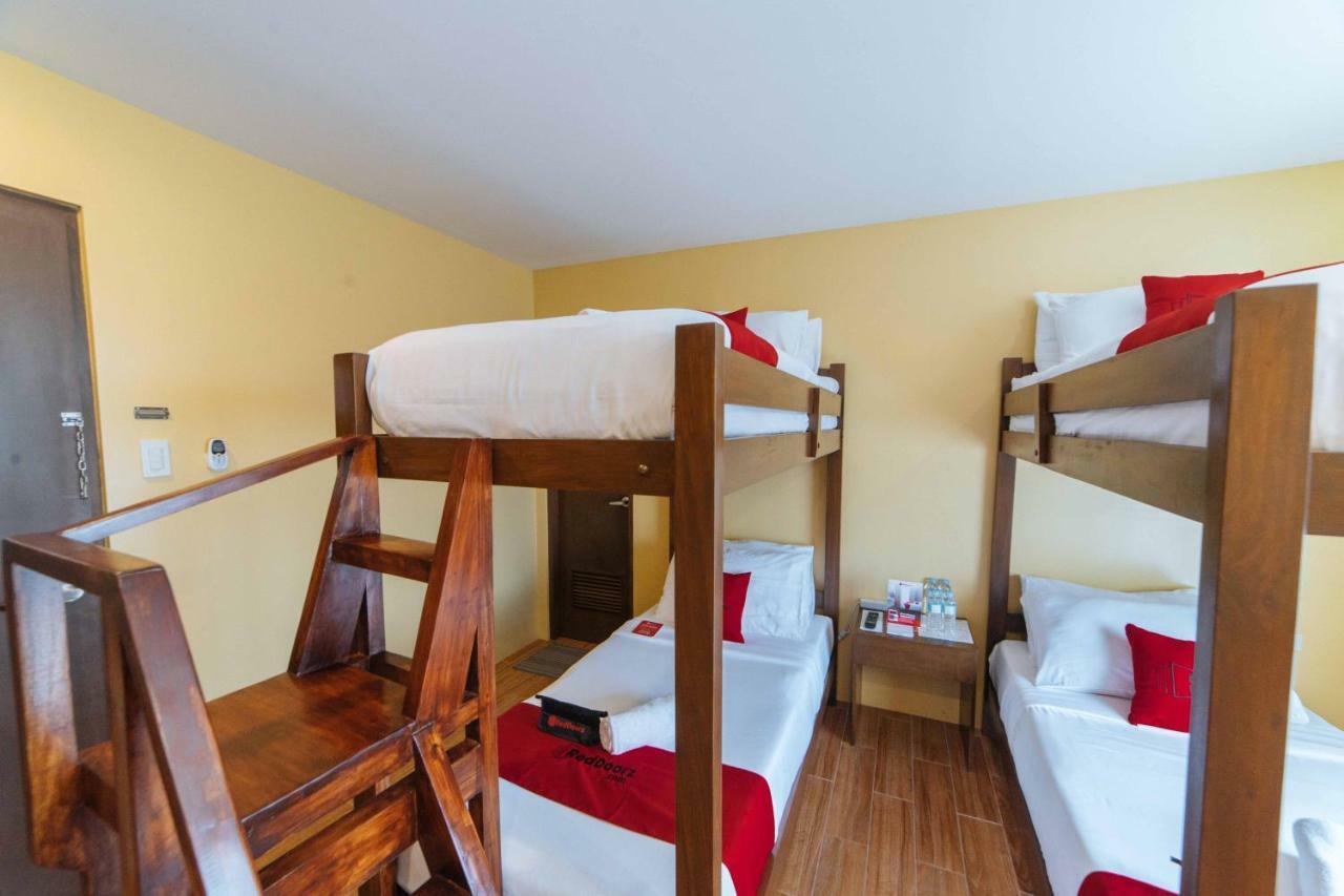 Reddoorz Premium Near Health Centrum Banica Roxas City Buitenkant foto