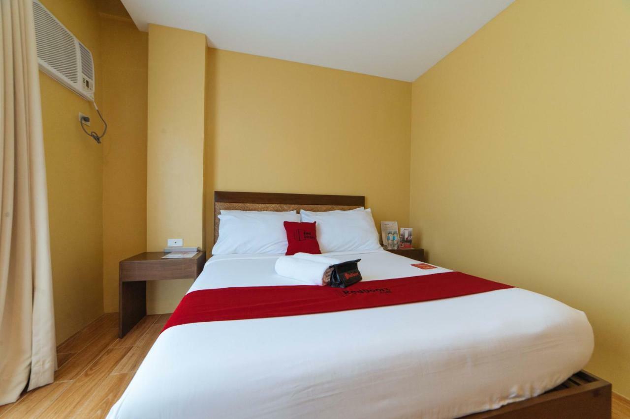 Reddoorz Premium Near Health Centrum Banica Roxas City Buitenkant foto